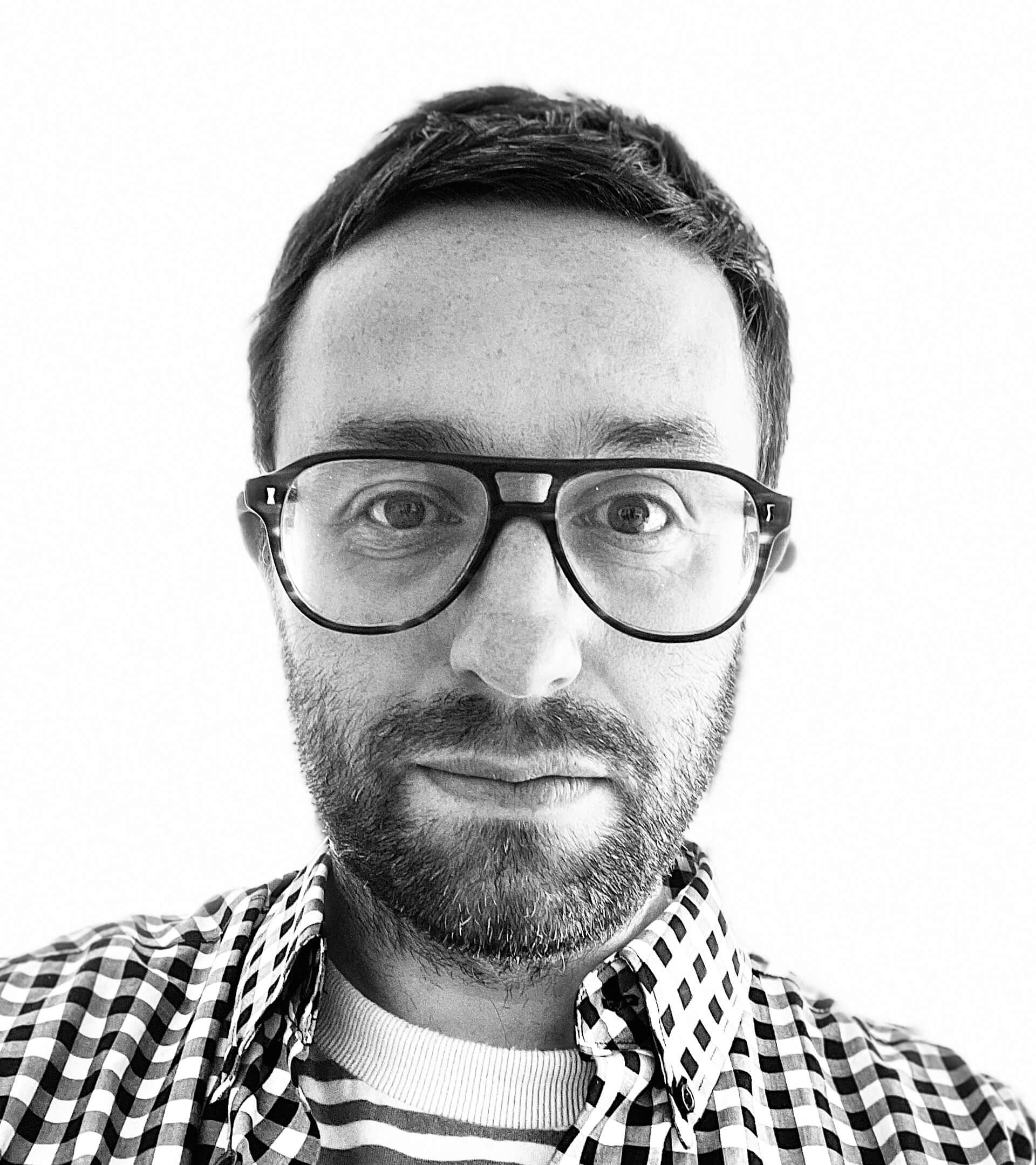 A portrait photo of Simon Tweedale